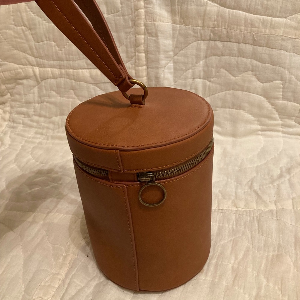 Like new Universal Thread bag - Picture 4 of 6